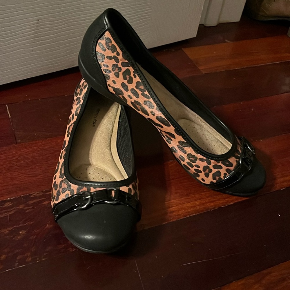 Leopard print flats